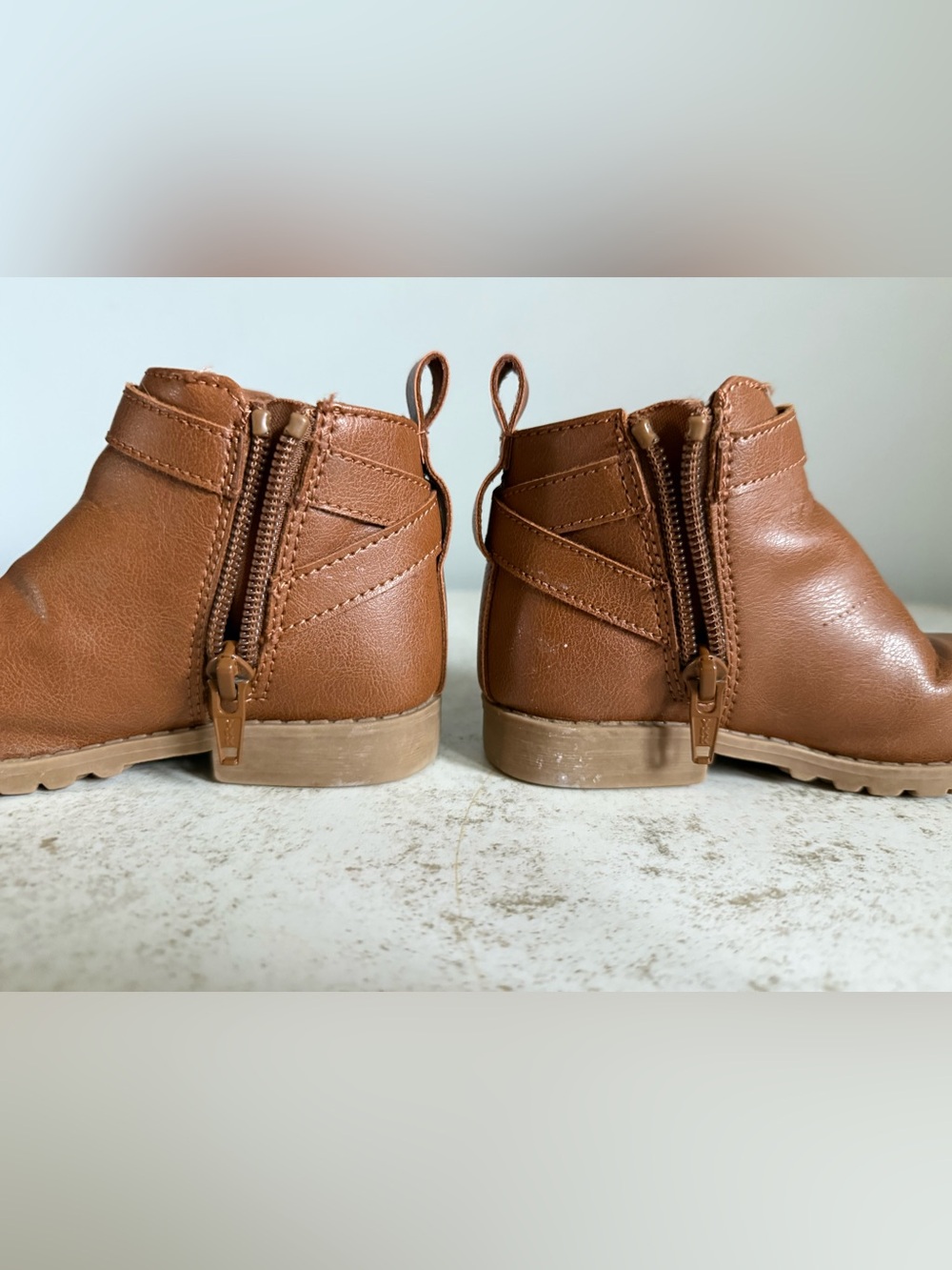 Old Navy Toddler Ankle Booties, Size 8 - Picture 8 of 12